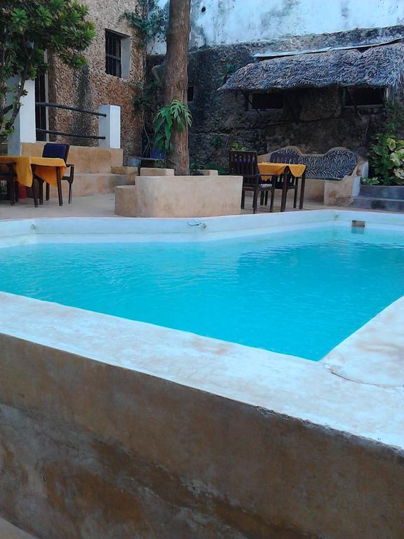 Jannat House 2*
